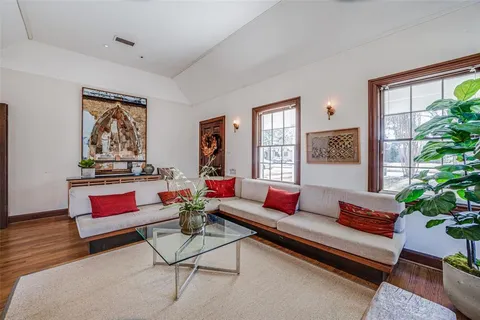 $849,900 | 6423 Velasco Avenue, Dallas, TX 75214