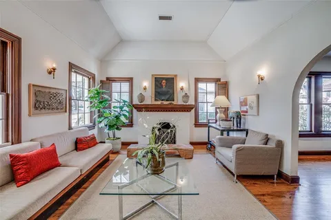 $849,900 | 6423 Velasco Avenue, Dallas, TX 75214