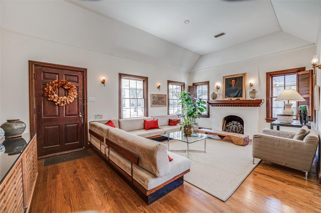 6423 Velasco Avenue Dallas, TX 75214 - Photo 8 of 26