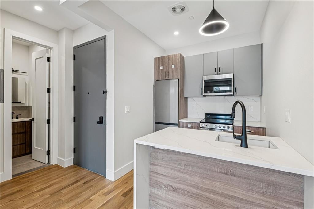 220 Schaefer Street, Unit 3B Brooklyn, NY 11207 - Photo 7 of 10