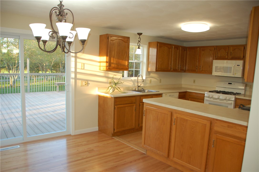 3 Rosemount Lane Westerly, RI 02891 - Photo 9 of 25 Gallery Image 9