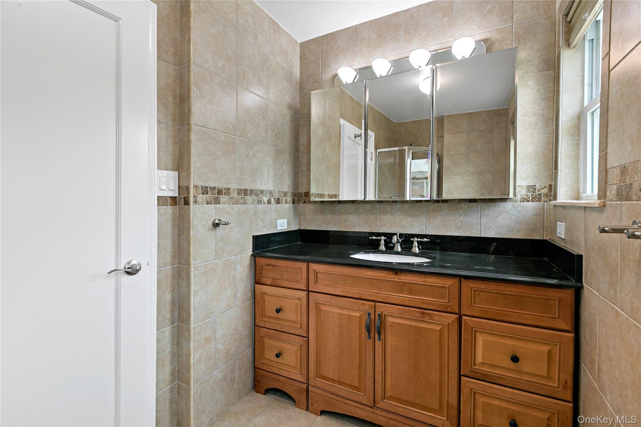 63 White Road Scarsdale, NY 10583 - Photo 14 of 22 Hall Bath