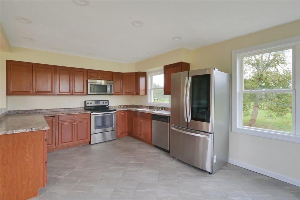 139 Ferry Road South Hero, VT 05486 - Photo 23 of 36 Gallery Image 23