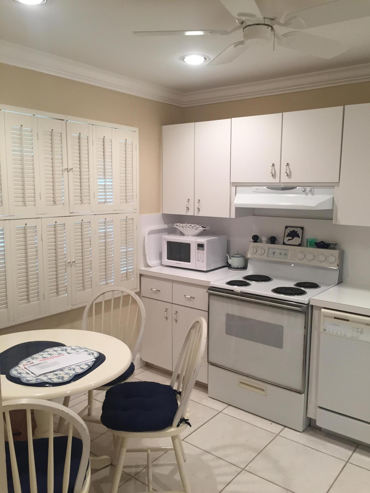 21668 Arriba Real A Boca Raton, FL 33433 - Photo 5 of 13 image1