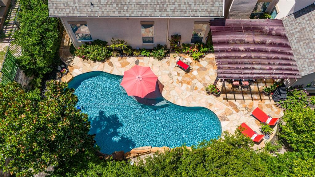 111 Whitley Drive Austin, TX 78738 - Photo 34 of 38 Ariel of backyard.