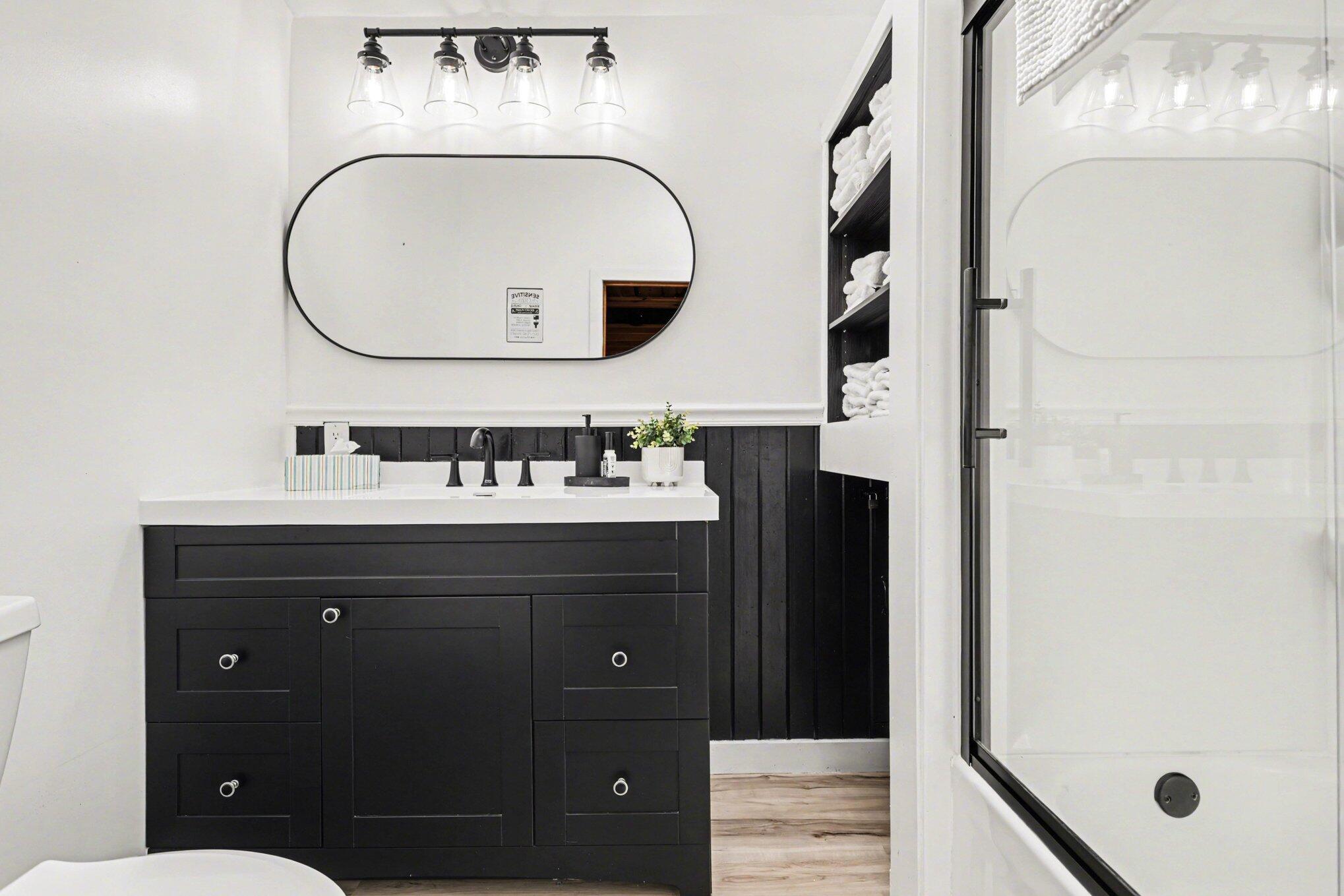 11089 4 Mile Road Battle Creek, MI 49015 - Photo 29 of 39 2nd level bathroom