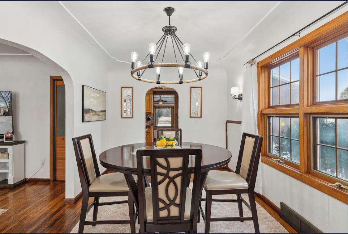 11089 4 Mile Road Battle Creek, MI 49015 - Photo 5 of 39 Dining room