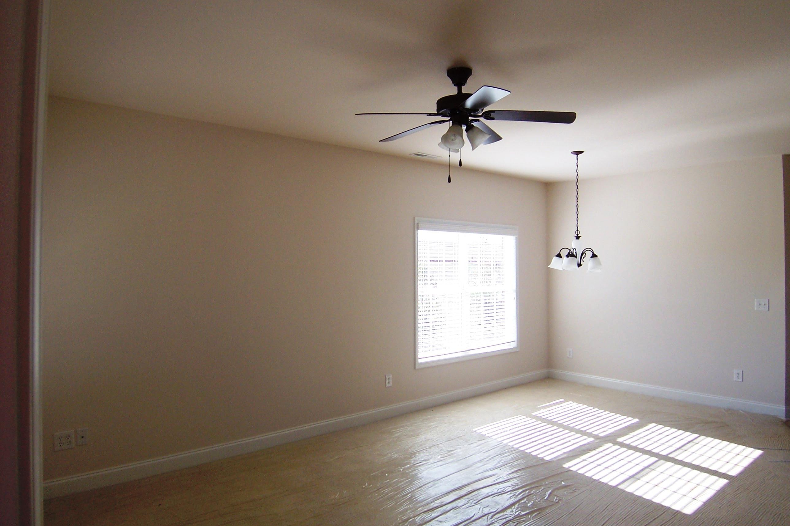 139 Hatleyberry Street Oak Ridge, TN 37830 - Photo 4 of 13 Living Room