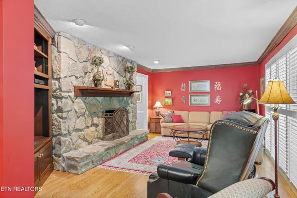 $428,500 | 145 Lynn Avenue, Jellico, TN 37762