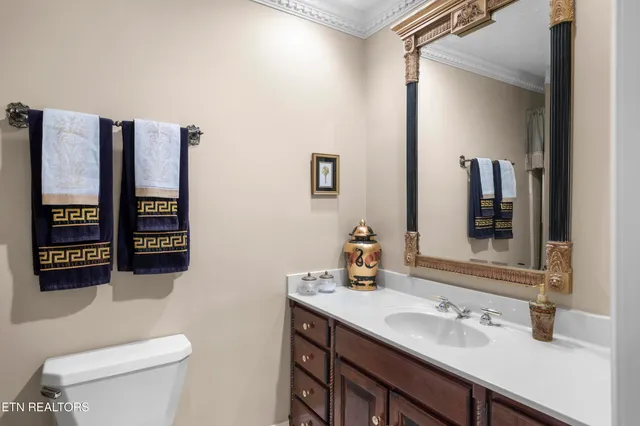 $428,500 | 145 Lynn Avenue, Jellico, TN 37762