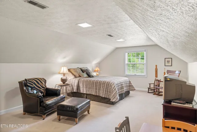 $428,500 | 145 Lynn Avenue, Jellico, TN 37762