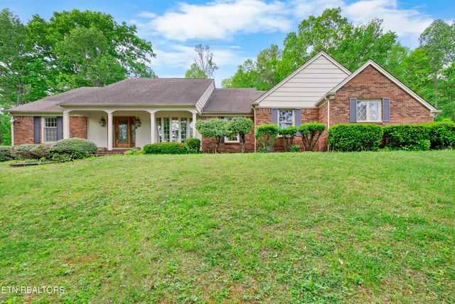 $428,500 | 145 Lynn Avenue, Jellico, TN 37762