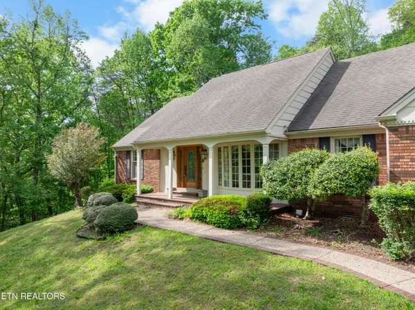 $428,500 | 145 Lynn Avenue, Jellico, TN 37762