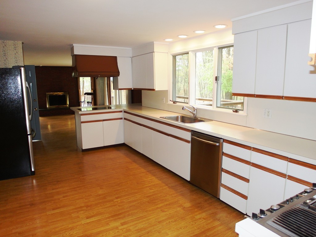 3 Merifield Lane Natick, MA 01760 - Photo 9 of 30 Gallery Image 9