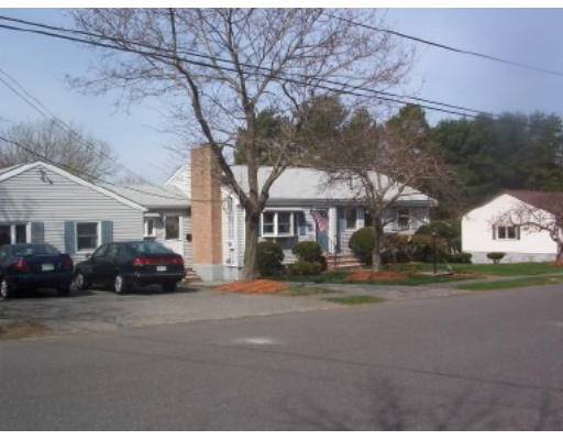 4 Clearwater Road Peabody, MA 01960 - Photo 2 of 13 Gallery Image 2