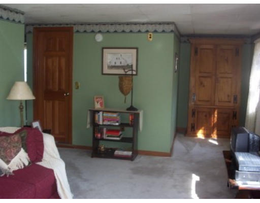 4 Clearwater Road Peabody, MA 01960 - Photo 3 of 13 Gallery Image 3