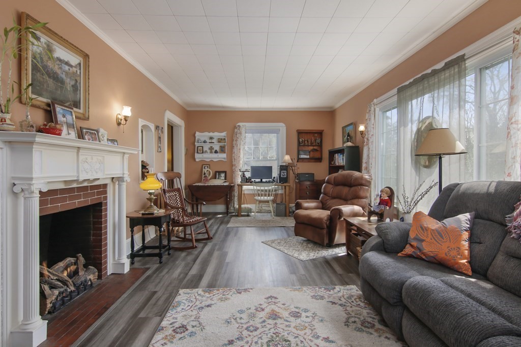 16 Riverview Street Springfield, MA 01108 - Photo 4 of 30 Gallery Image 4