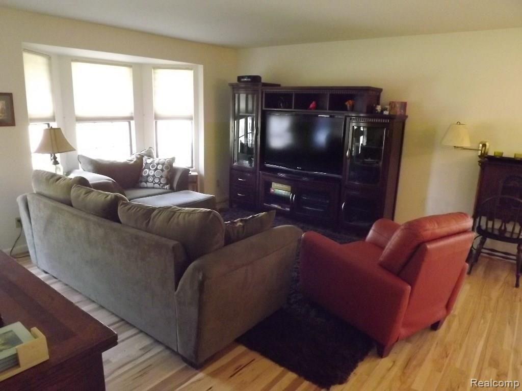 Living Room.jpg