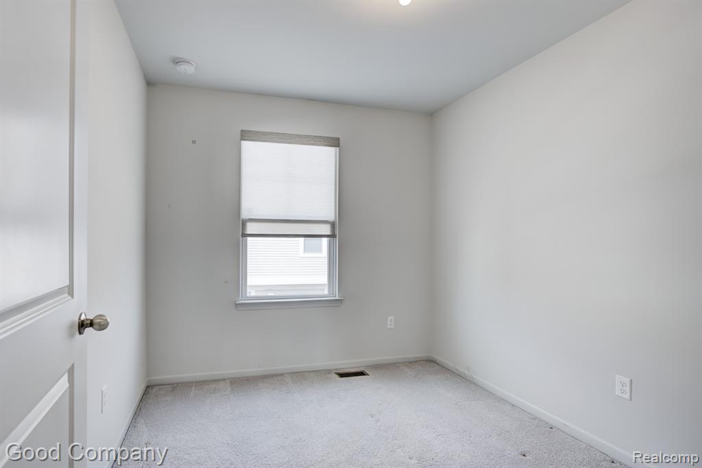 2500 Normandy Road, Unit 29 Royal Oak, MI 48073 - Photo 33 of 51 Gallery Image 33