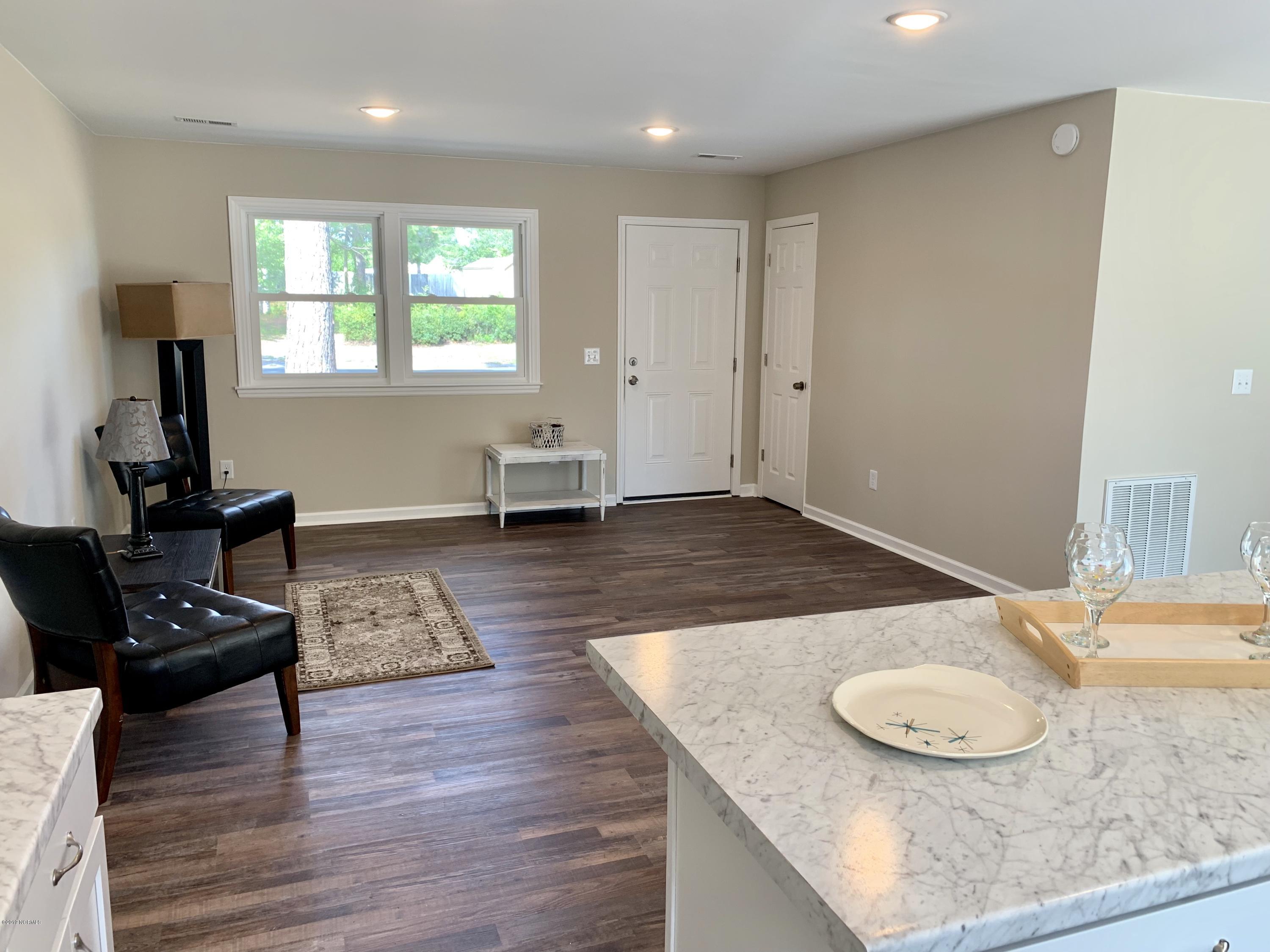 421 Bodega Bay Road Wilmington, NC 28412 - Photo 11 of 23 Kitchen to Family