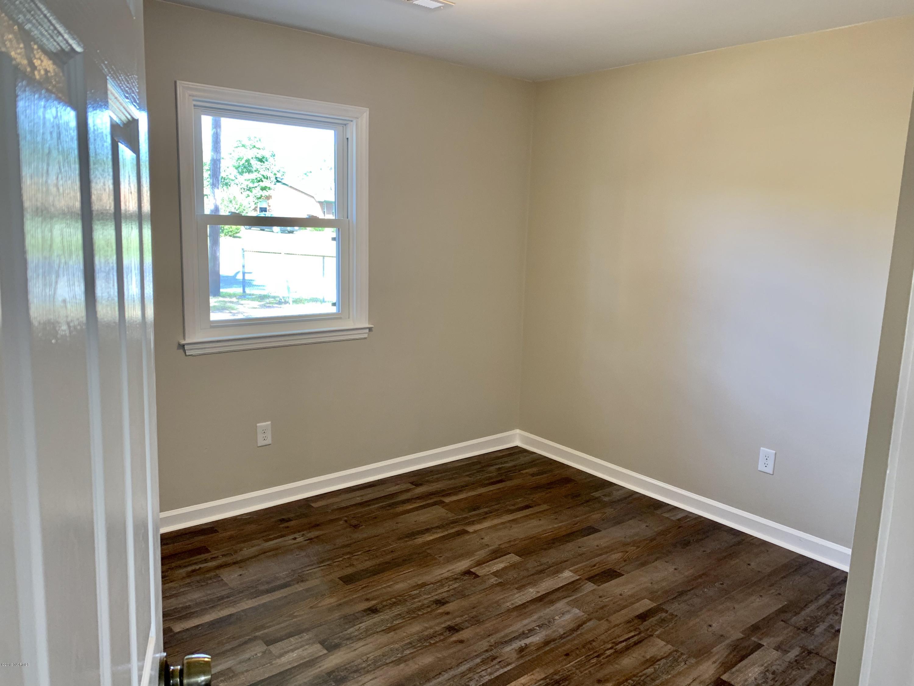 421 Bodega Bay Road Wilmington, NC 28412 - Photo 17 of 23 2nd Bedroom