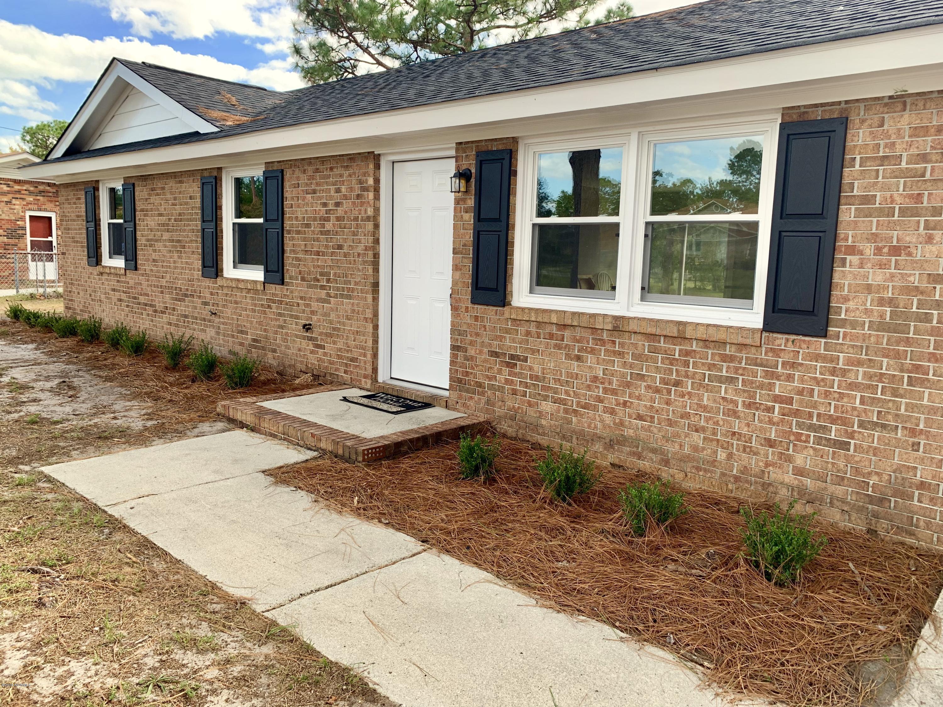 421 Bodega Bay Road Wilmington, NC 28412 - Photo 2 of 23 Front of House