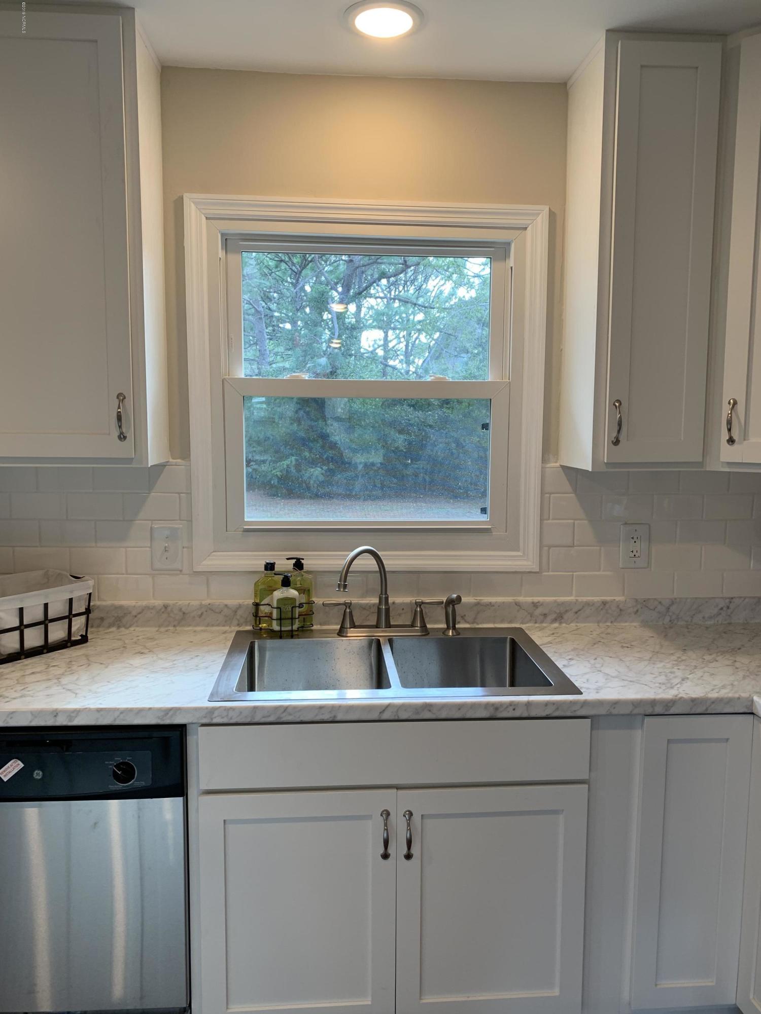 421 Bodega Bay Road Wilmington, NC 28412 - Photo 7 of 23 Kitchen Window