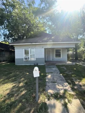 $135,000 | 728 Ritchey Street, Gainesville, TX 76240