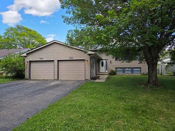 $369,000 | 1238-1240 Thomas Drive, Woodstock, IL 60098