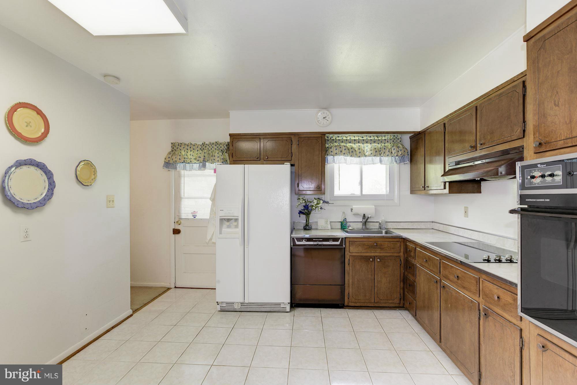 12121 Kerwood Road Silver Spring, MD 20904 - Photo 12 of 30 Kitchen