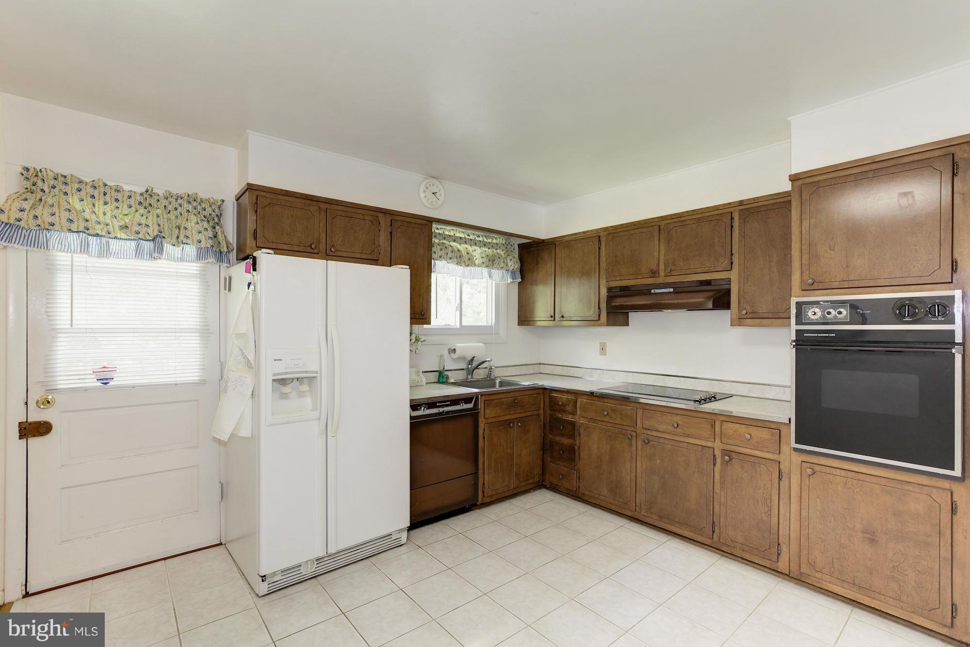 12121 Kerwood Road Silver Spring, MD 20904 - Photo 13 of 30 Kitchen