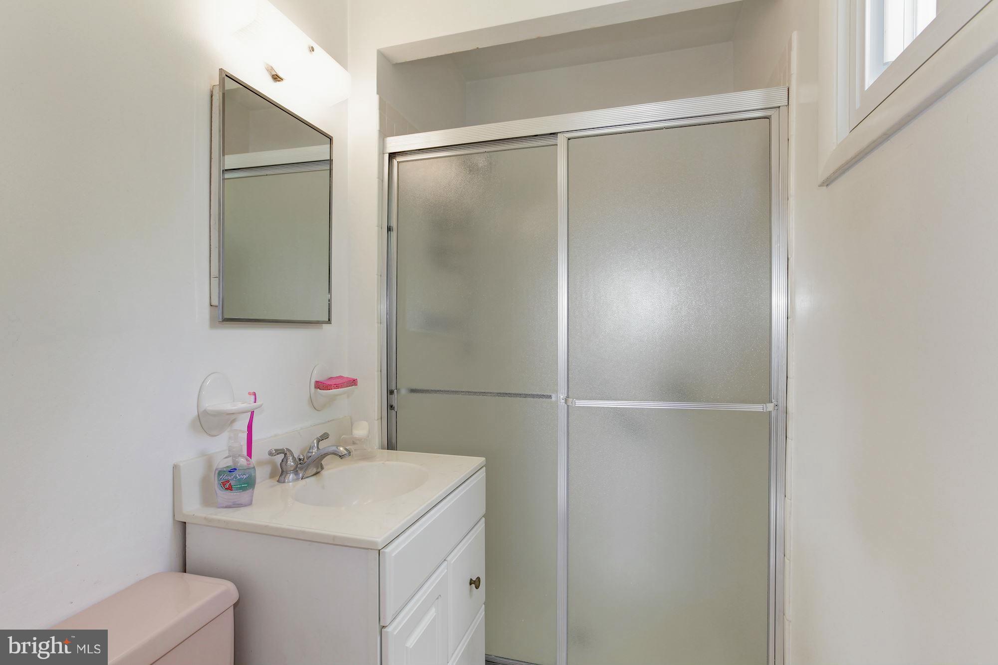 12121 Kerwood Road Silver Spring, MD 20904 - Photo 18 of 30 Bath (Master)
