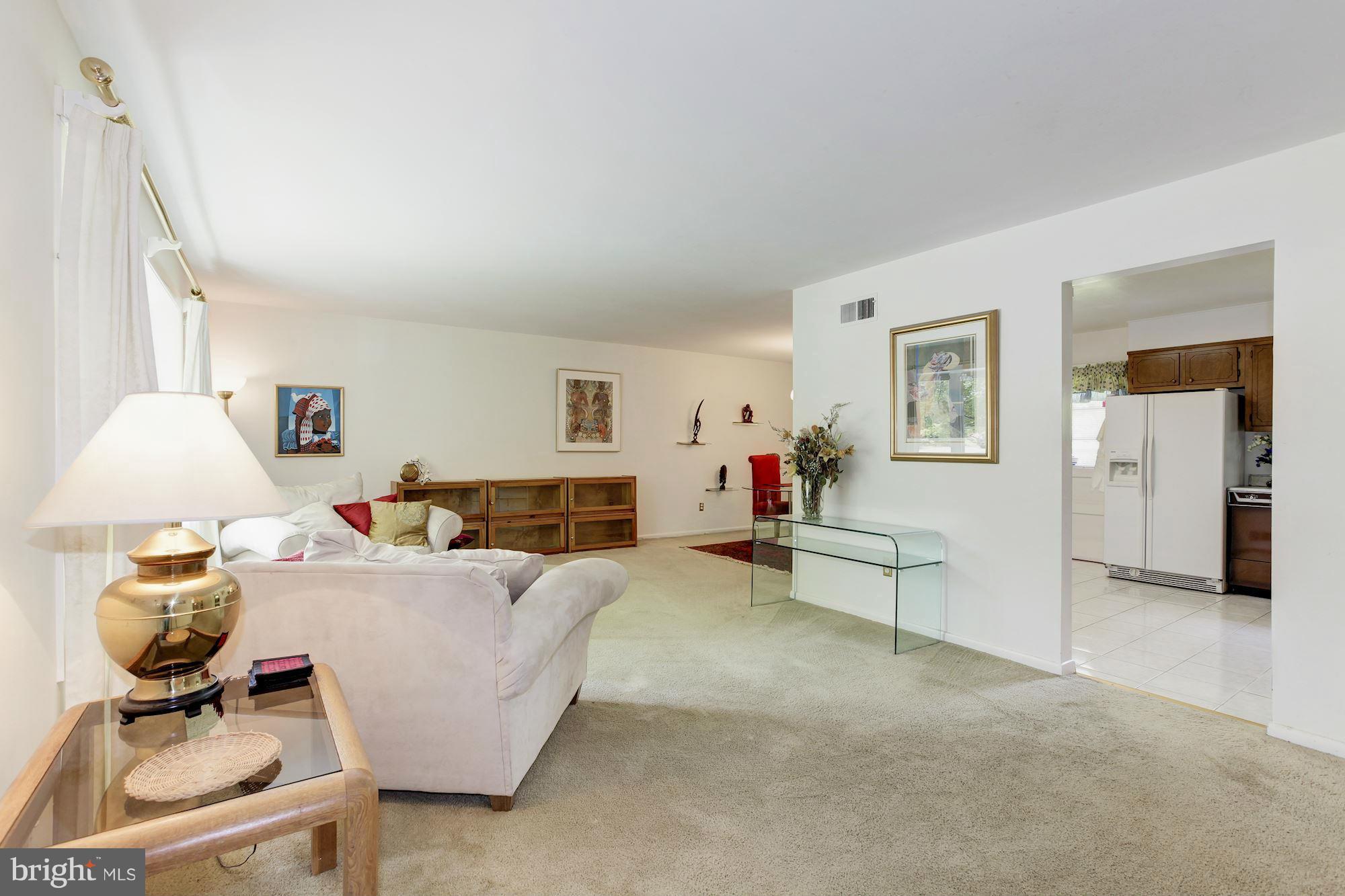 12121 Kerwood Road Silver Spring, MD 20904 - Photo 4 of 30 Living Room