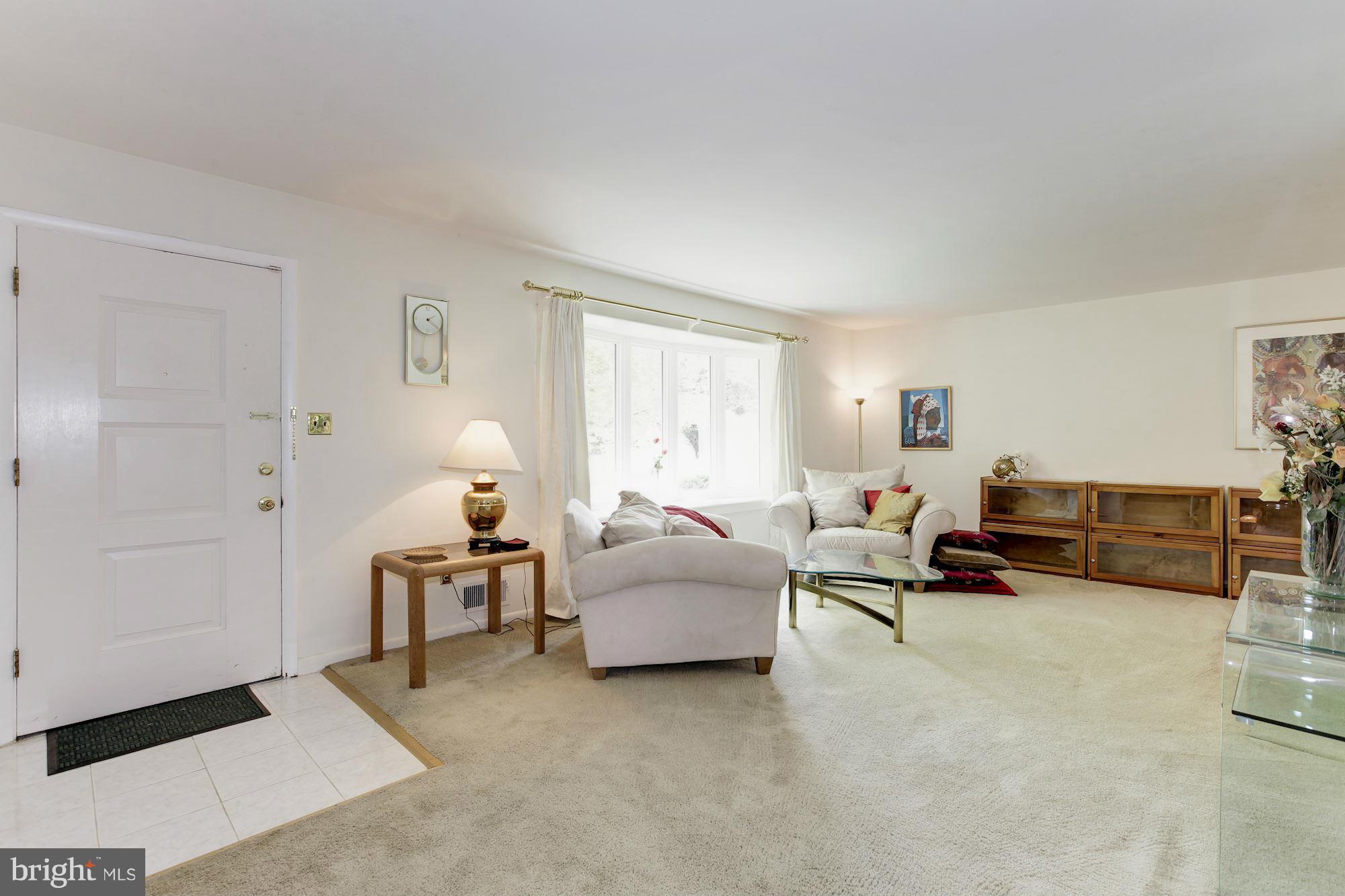 12121 Kerwood Road Silver Spring, MD 20904 - Photo 5 of 30 Living Room