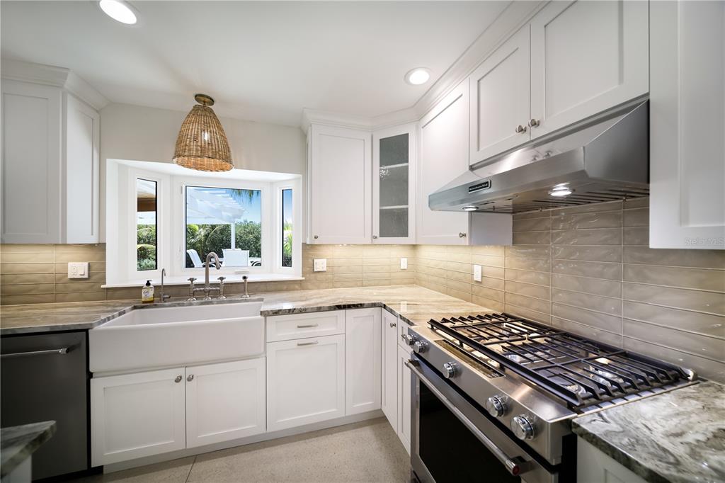 6561 Bayou Hammock Road Longboat Key, FL 34228 - Photo 14 of 81 Gallery Image 14