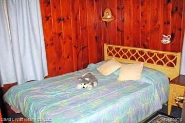 7490 Port Austin Road Caseville, MI 48725 - Photo 6 of 16 7490PtAustinBedroom2.jpg