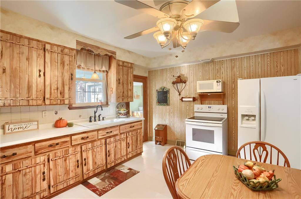 5552 Grubbs Road Gibsonia, PA 15044 - Photo 5 of 25 Gallery Image 5