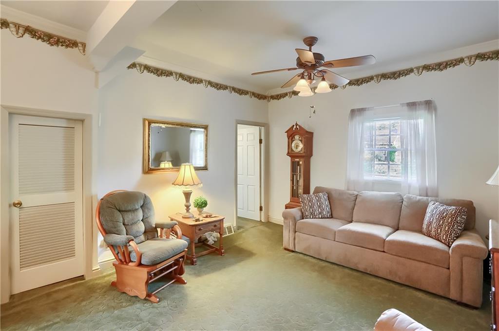 5552 Grubbs Road Gibsonia, PA 15044 - Photo 9 of 25 Gallery Image 9