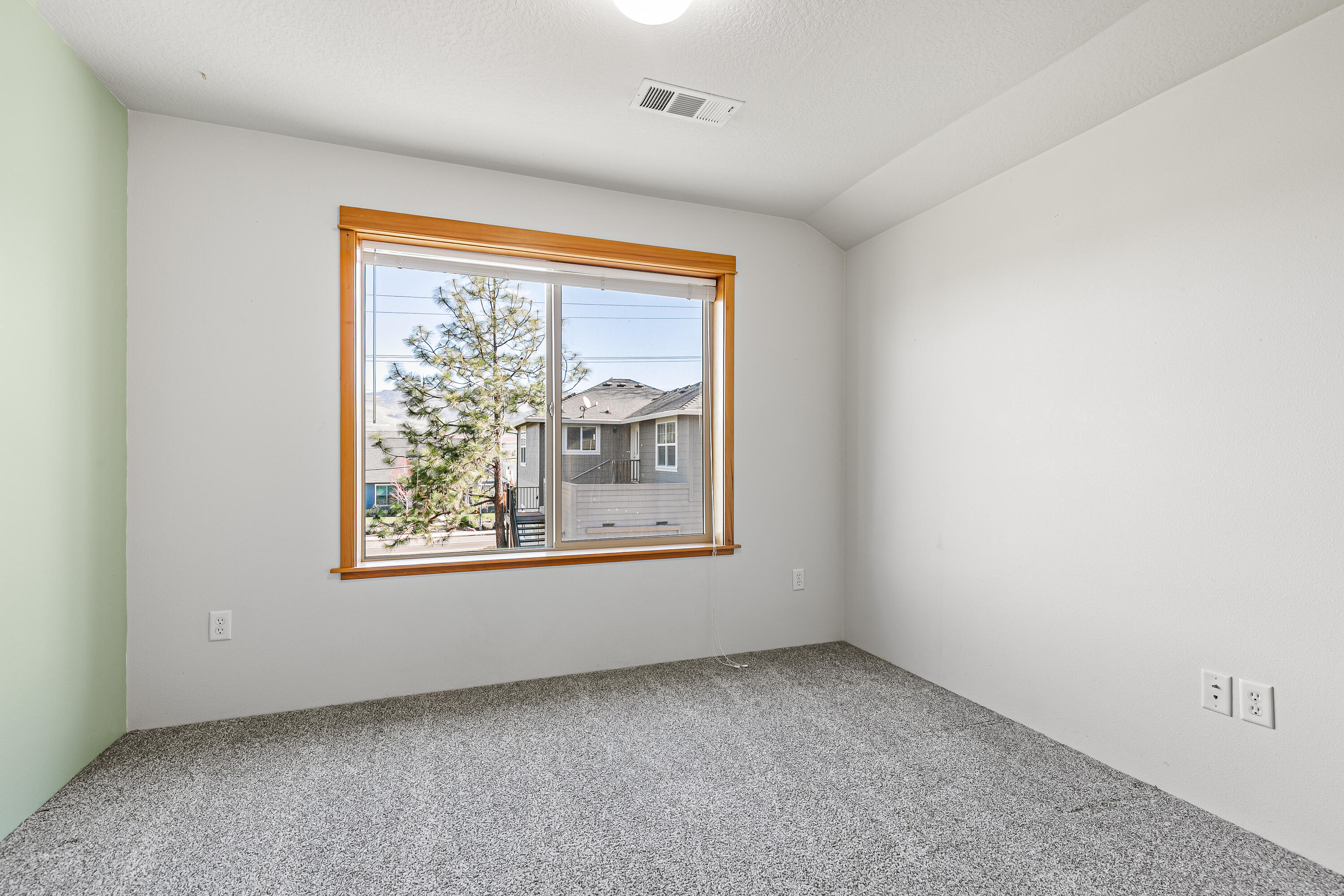 5 Logan Way Talent, OR 97540 - Photo 25 of 35 9R9A6320