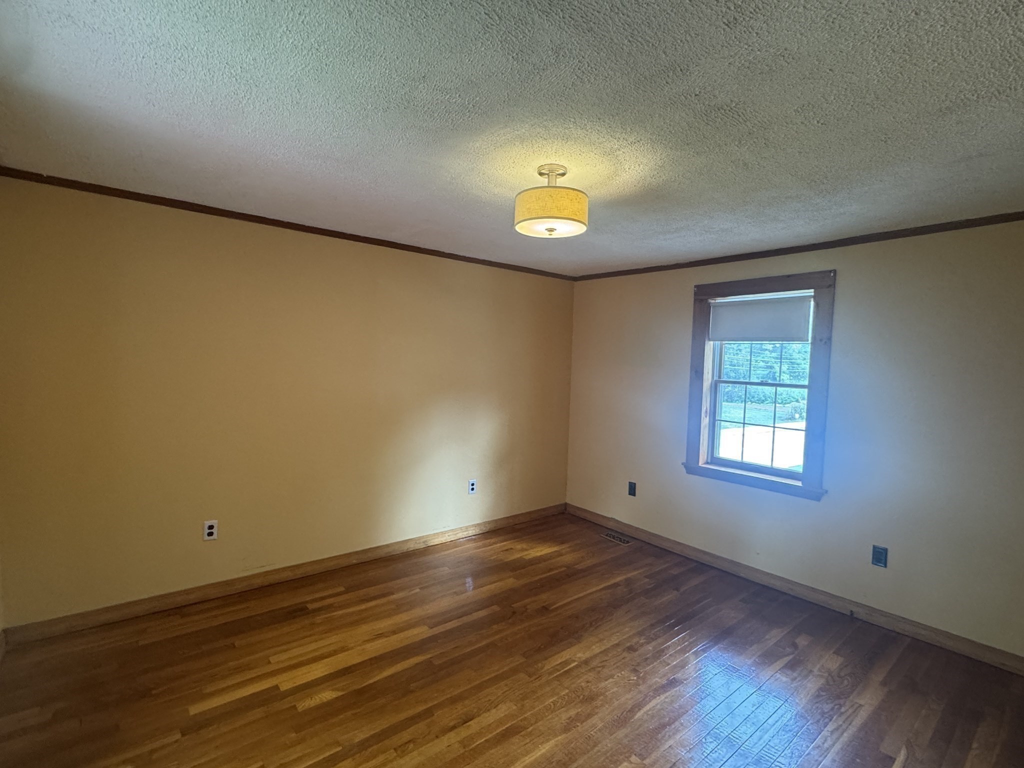 28 Bedford Road Woburn, MA 01801 - Photo 19 of 36 Gallery Image 19