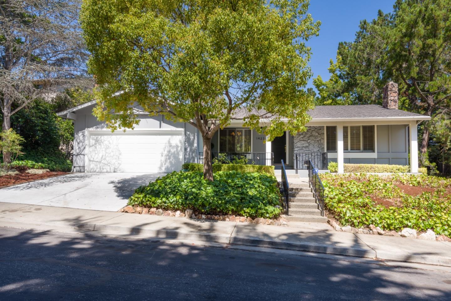 1423 Ashwood Drive, San Mateo, CA 94402 Compass