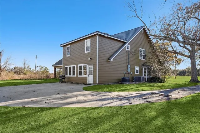 $250,000 | 30381 Highway 23, Buras, LA 70041