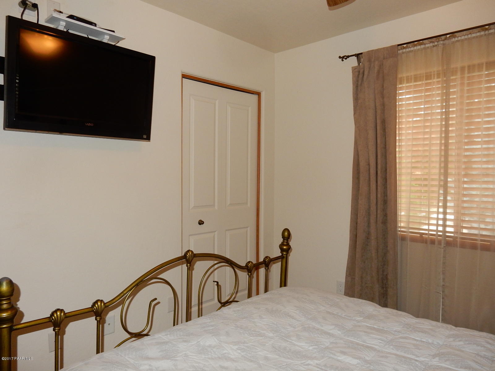 600 West Iris Road Paulden, AZ 86334 - Photo 21 of 39 a view of a flat screen tv