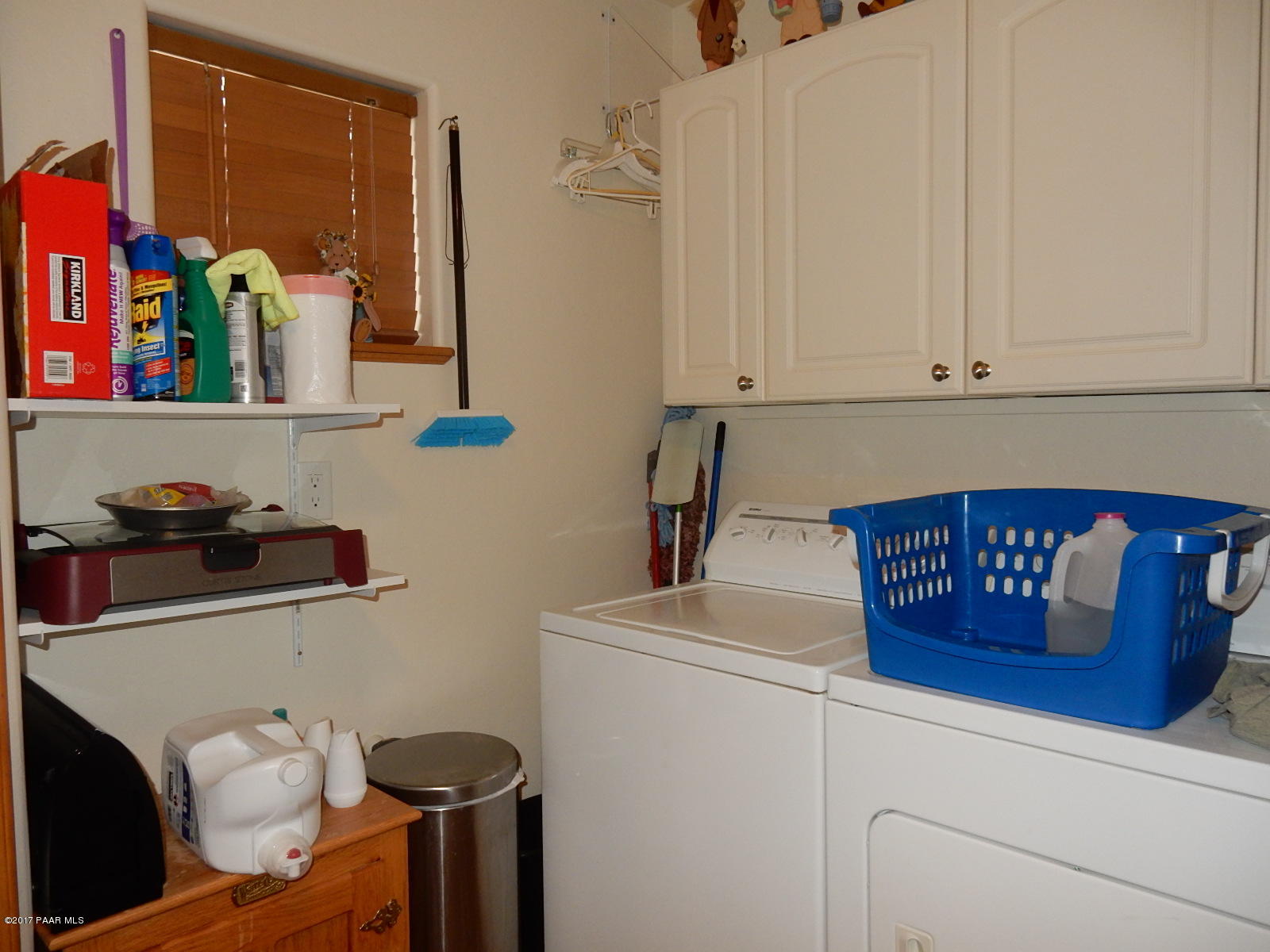 600 West Iris Road Paulden, AZ 86334 - Photo 24 of 39 a utility room with dryer and washer
