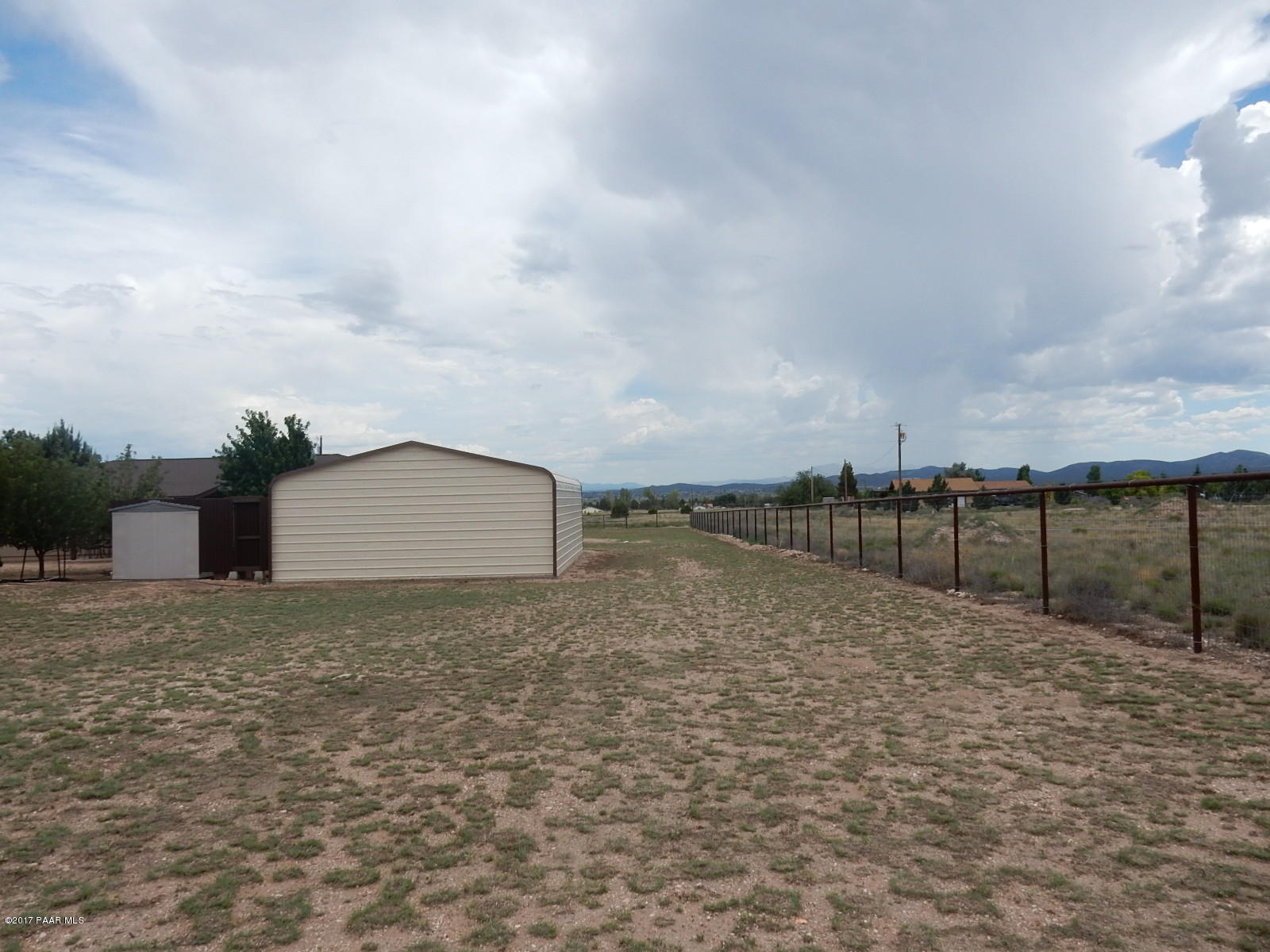 600 West Iris Road Paulden, AZ 86334 - Photo 36 of 39 a backyard of a house with lots of green space