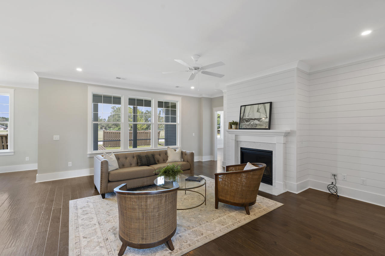 1535 Charming Nancy Road Charleston, SC 29412 - Photo 9 of 37 family room