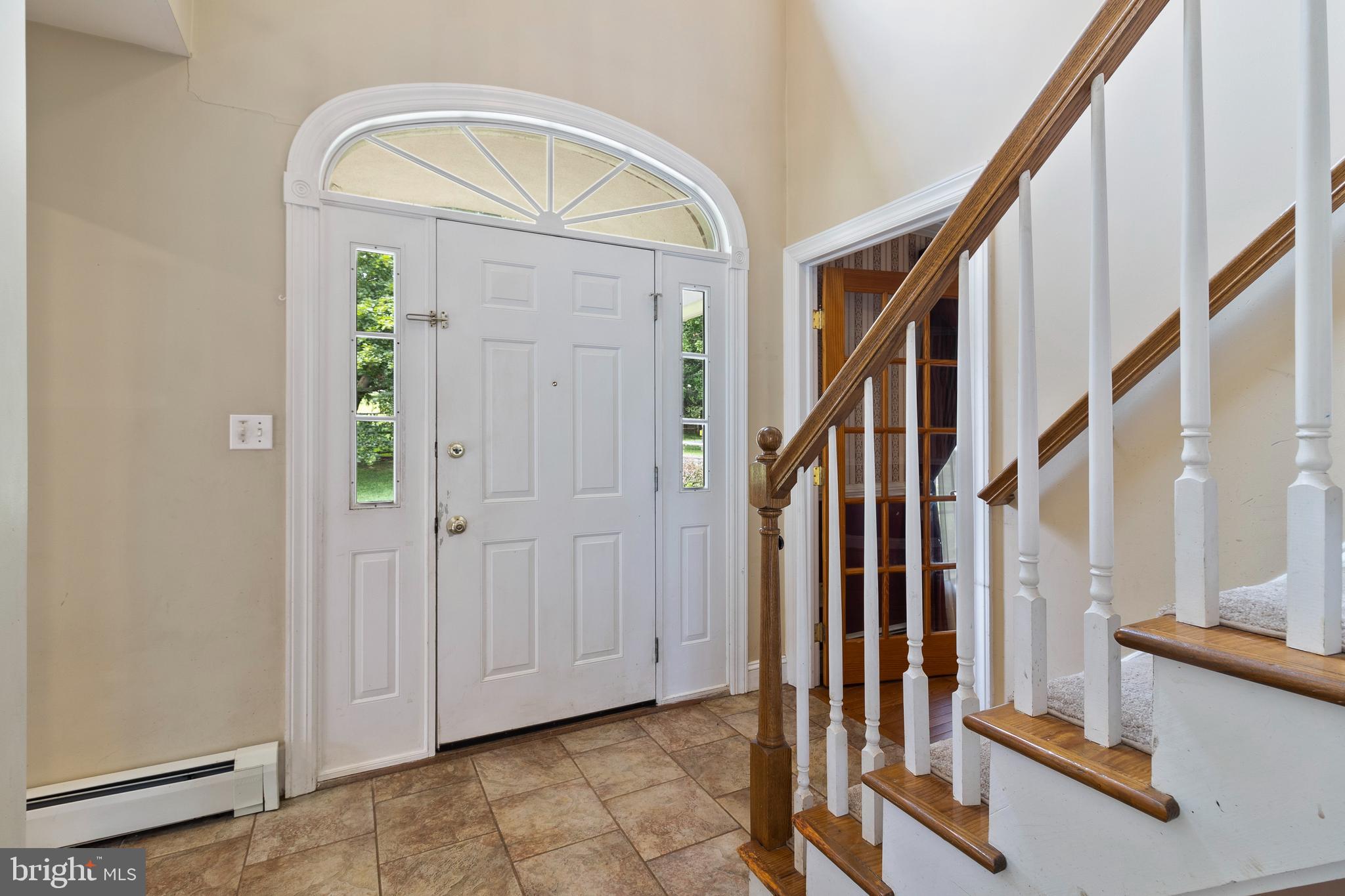 100 Round Hill Road Kennett Square, PA 19348 - Photo 4 of 52 Foyer