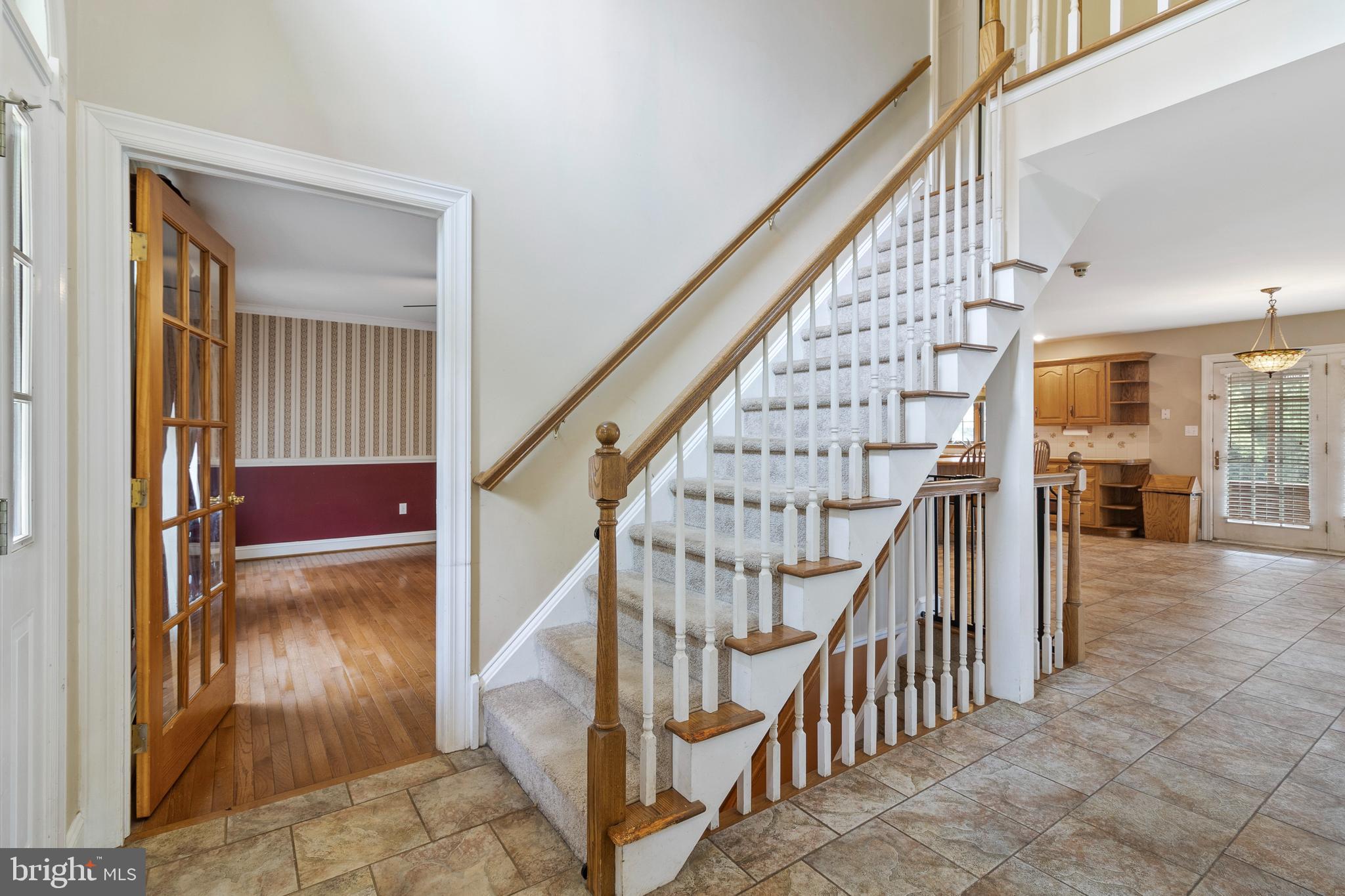 100 Round Hill Road Kennett Square, PA 19348 - Photo 5 of 52 Foyer
