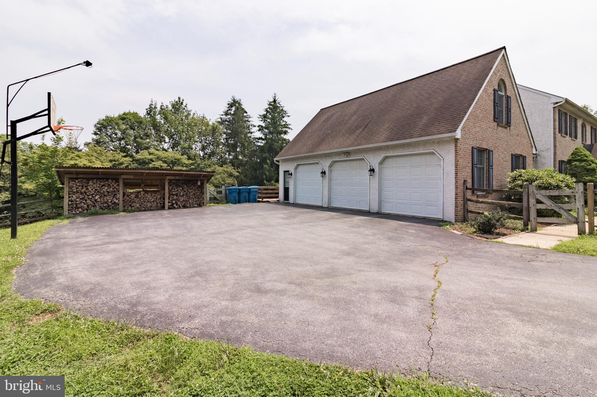 100 Round Hill Road Kennett Square, PA 19348 - Photo 48 of 52 Driveway