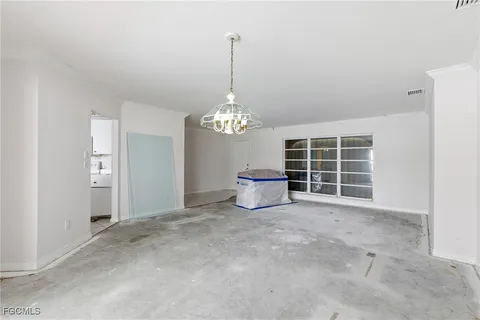 a view of livingroom with furniture and a ceiling fan